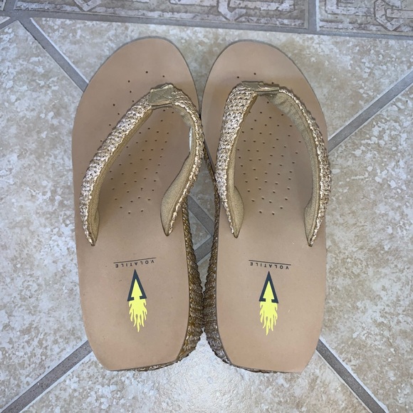 VOLATILE Straw island sandals wedges shoes women’s size 9 - Picture 14 of 14